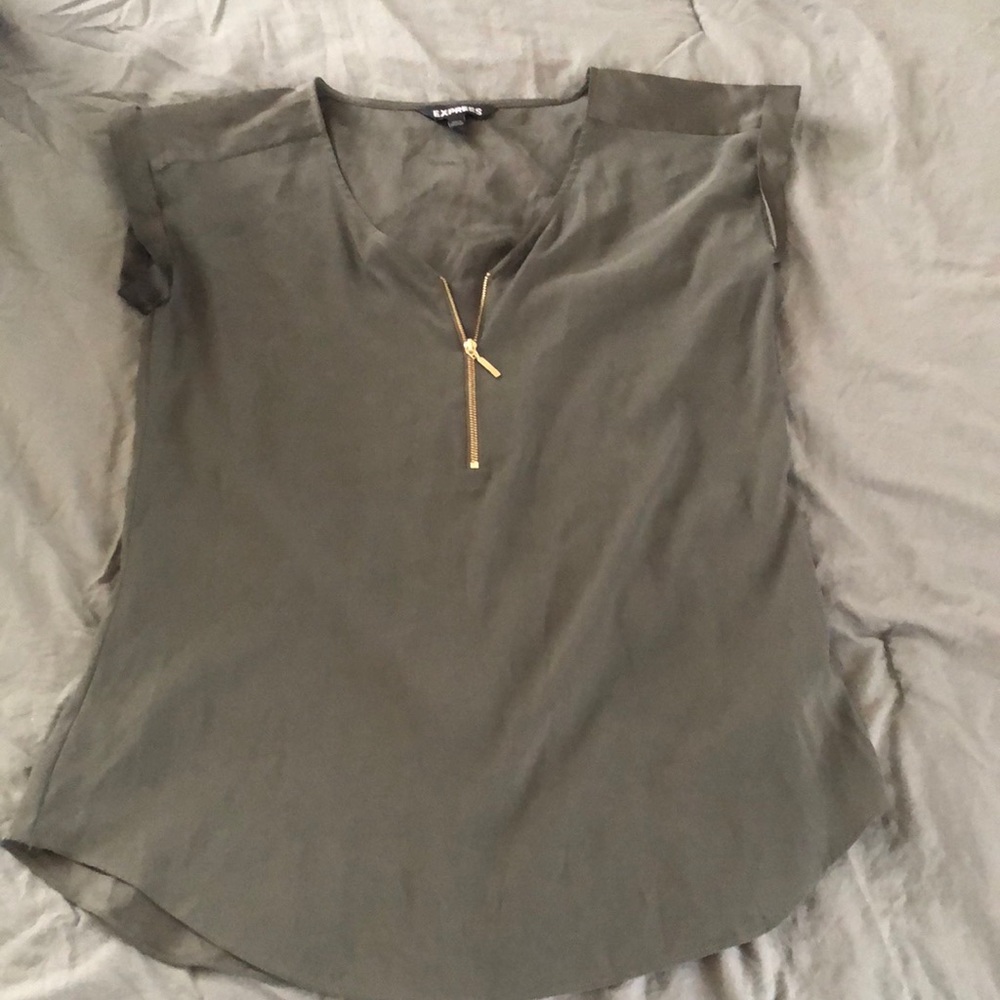 Green express top size S with gold details